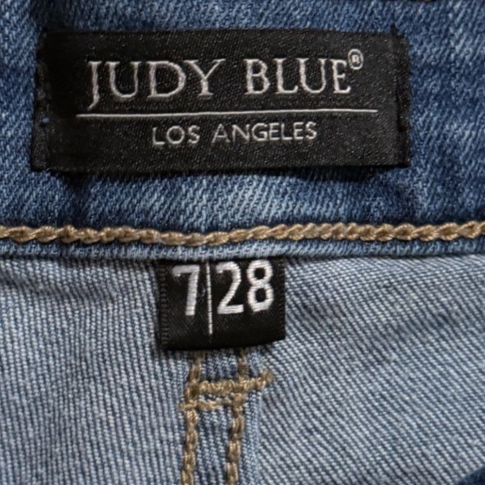 Judy Blue Mid Rise Distressed Skinny Jeans Medium‎ Wash Womens 7/28 - Picture 2 of 7